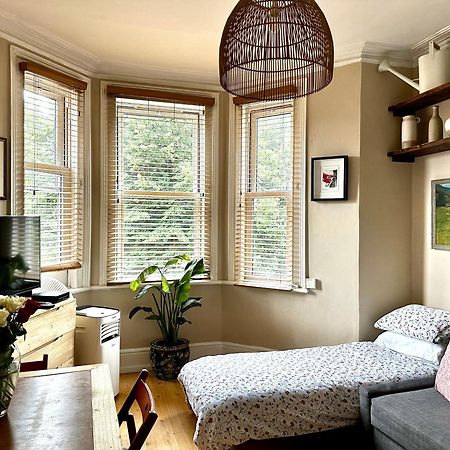 شقة Artistic Pied-A-Terre, Steps From The Tube, Moments From London'S Heart المظهر الخارجي الصورة