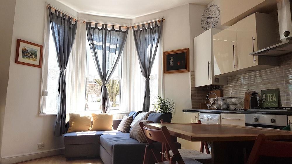 شقة Artistic Pied-A-Terre, Steps From The Tube, Moments From London'S Heart المظهر الخارجي الصورة